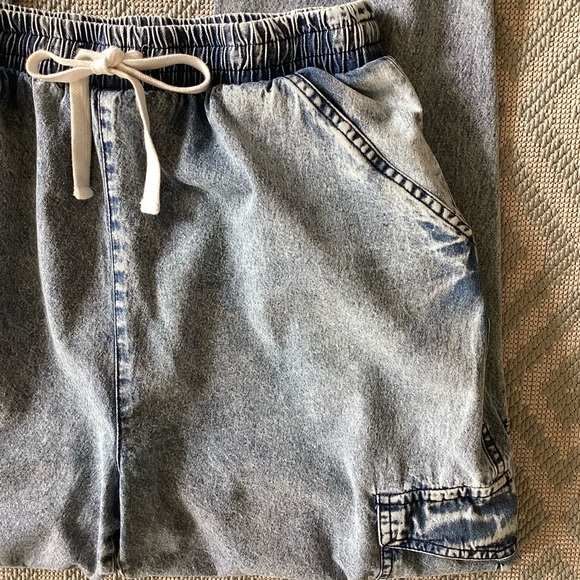 C’EST TOI Light Wash Cargo Denim Joggers Size Large - Picture 7 of 14